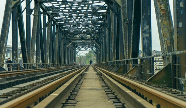 柴油发电机组在铁路桥梁工程中的作用